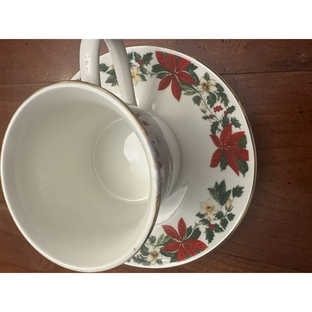 Gibson Poinsettia Cmas Holiday 2 Place Settings: Dinner, Salad, Bowl, Cup &‎ Scr